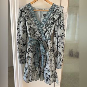 Blue mini dress with sleeves